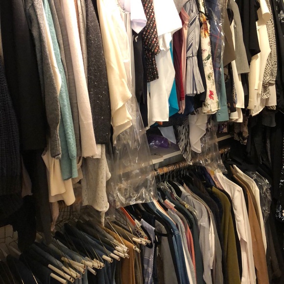 Meet Posher:ex-buyer w/extra shoes, bags & clothes - Picture 3 of 3